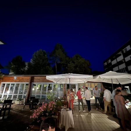 Hotel Ai Pini Градо Екстер'єр фото