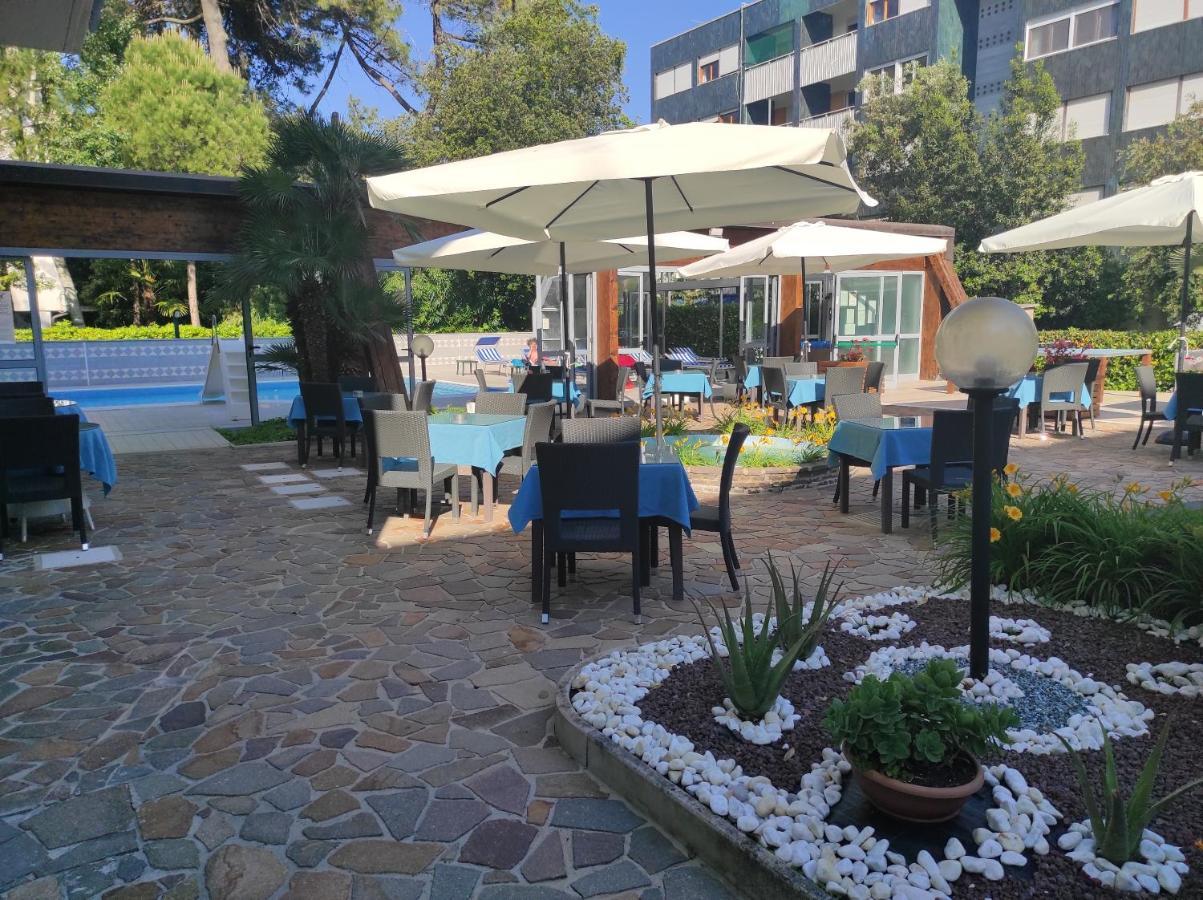 Hotel Ai Pini Градо Екстер'єр фото