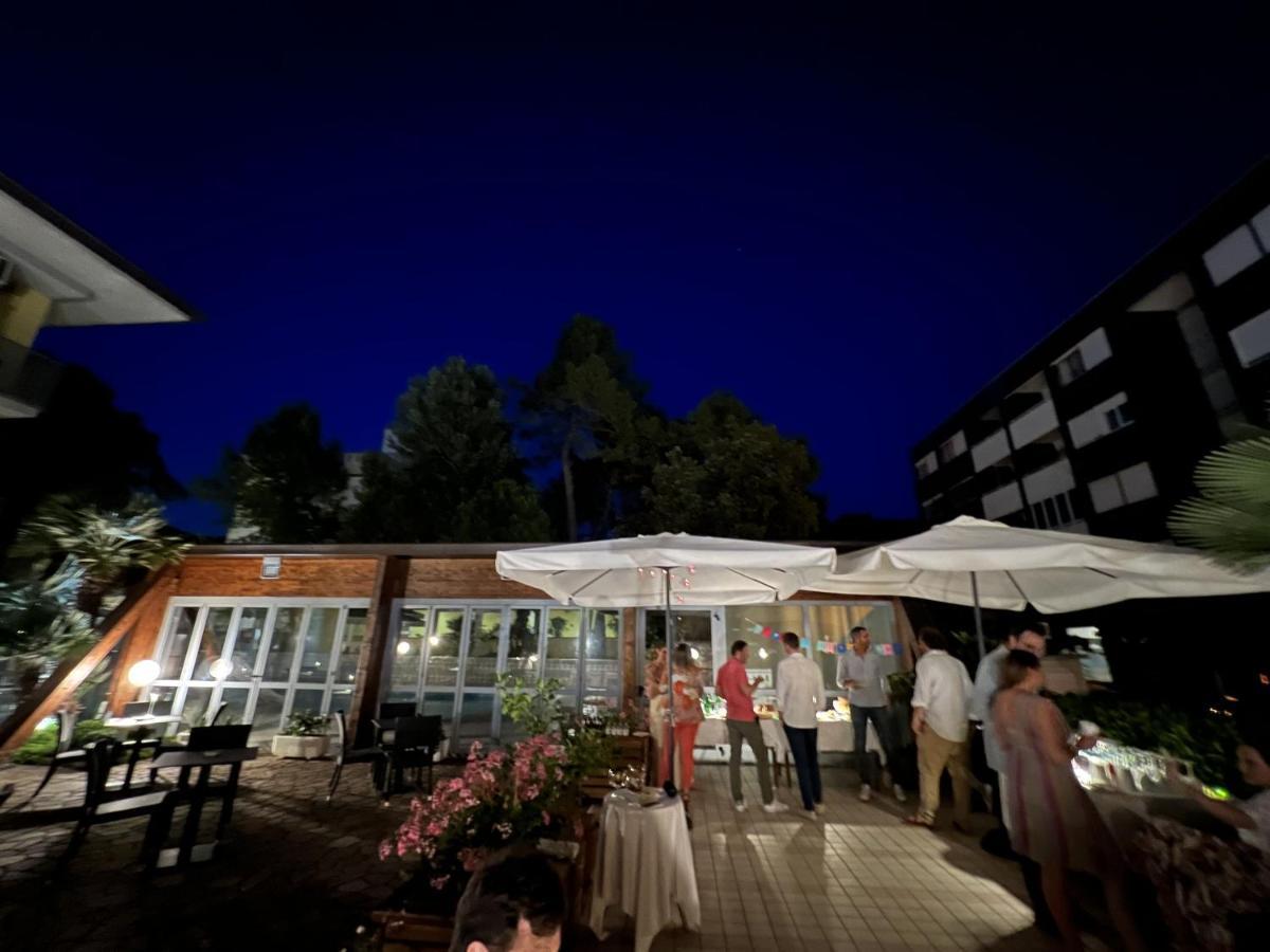 Hotel Ai Pini Градо Екстер'єр фото