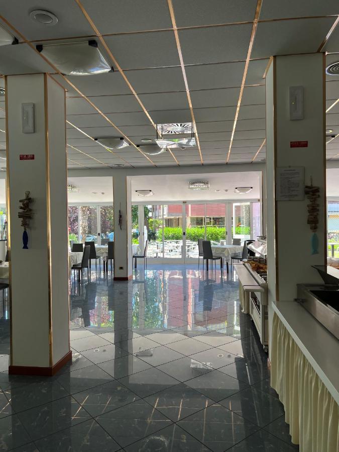 Hotel Ai Pini Градо Екстер'єр фото