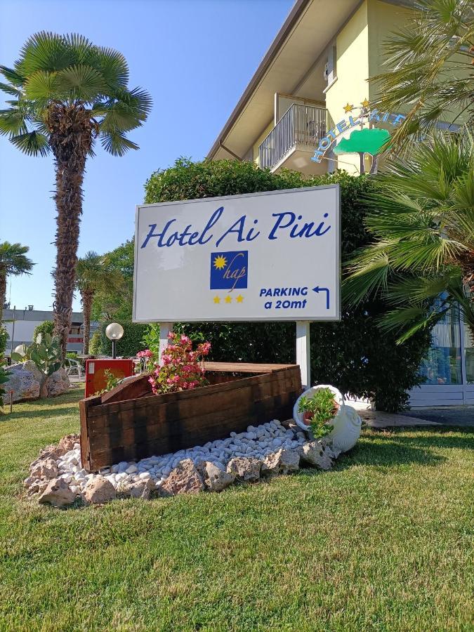Hotel Ai Pini Градо Екстер'єр фото