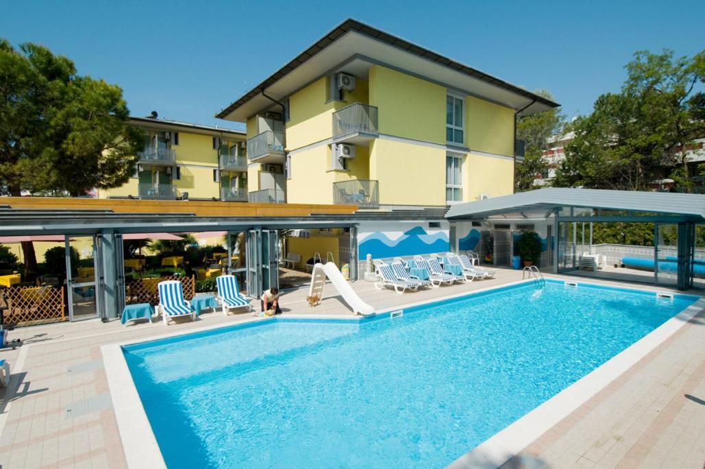 Hotel Ai Pini Градо Екстер'єр фото